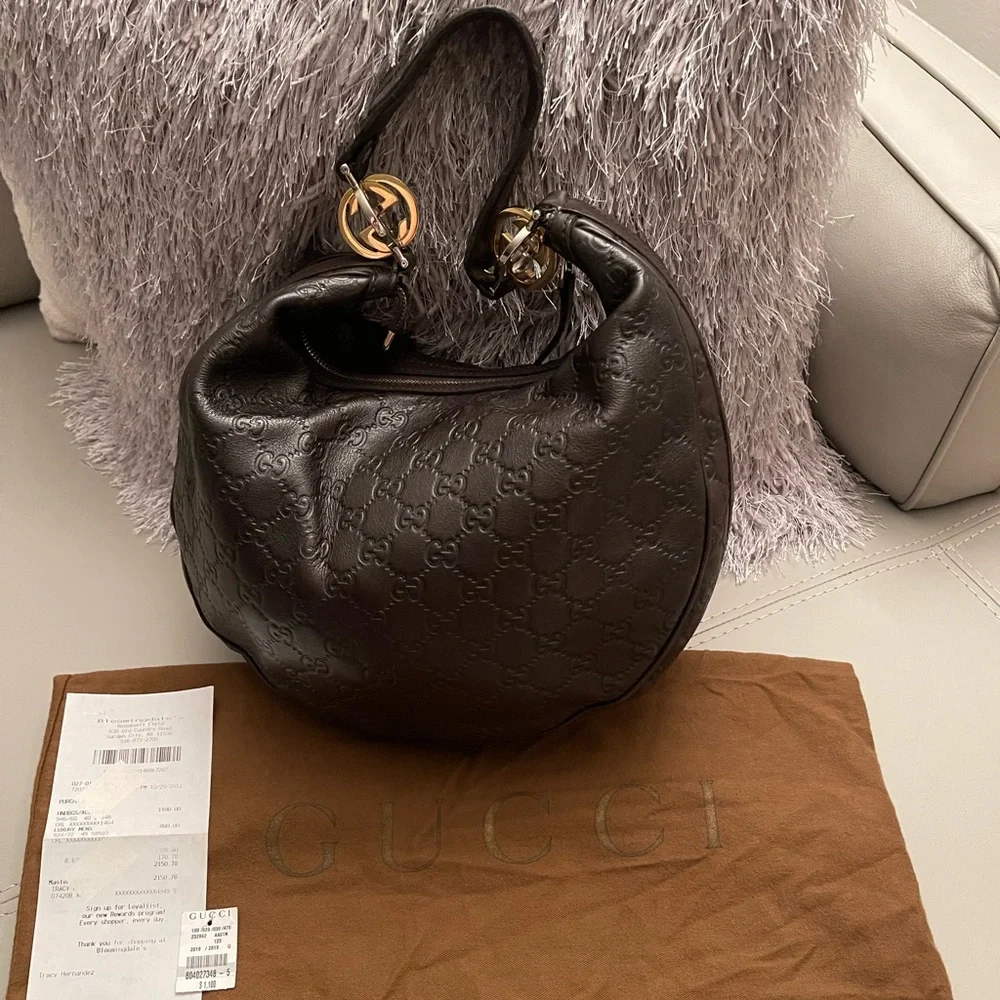 ~ SOLD ~ Gently used GUCCI hobo shoulder bag ~ 👜💃🏽 - Picture 1 of 11